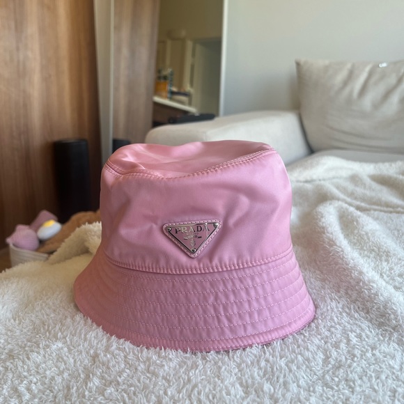 Authentic Prada nylon bucket hat in pink size S - Picture 3 of 8